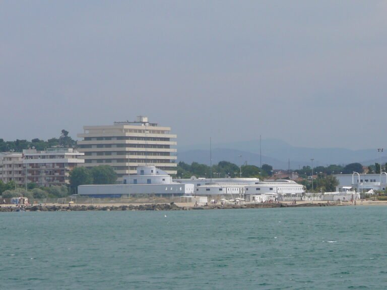 Colonia Le Navi, Cattolica